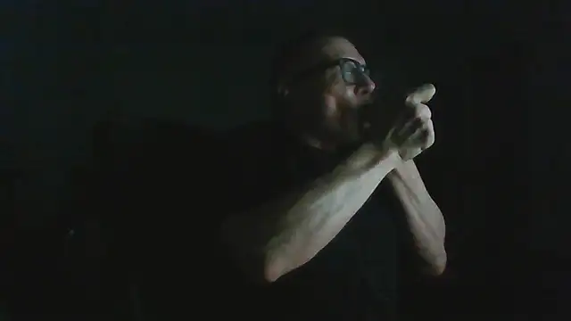 Snapshot of melvinsnow chatting on May 30, 2026, 1:57 am melvinsnow online show from May 30, 2026, 1:57 am