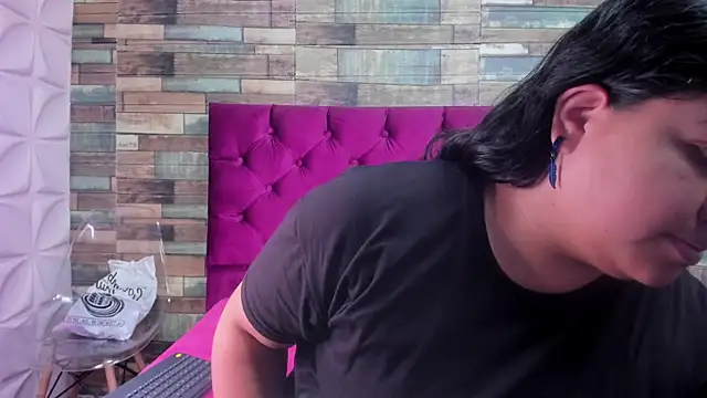 Carolina-Lenon online show from February 25, 2026, 7:34 pm