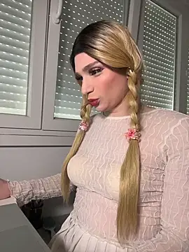 Julia SweetBaby online show from March 27, 2026, 11:10 am