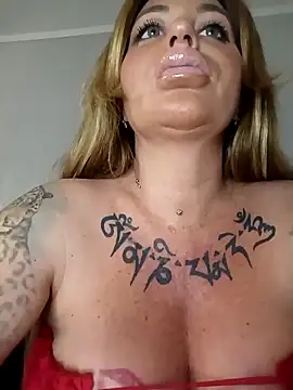 MiaMooly online show from March 28, 2026, 7:24 pm