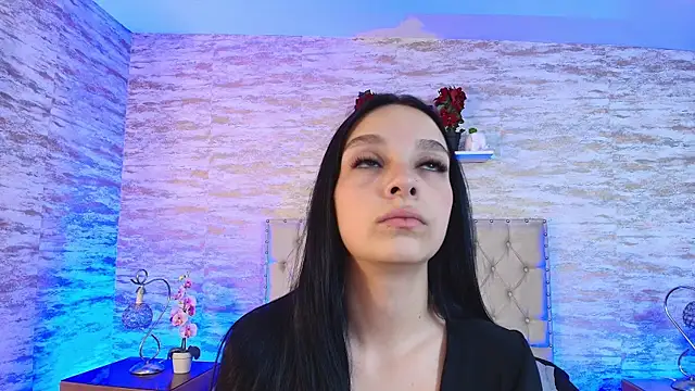 Elizabeth Ferrer online show from April 16, 2026, 12:17 pm