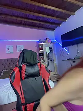 RedHotDoll online show from February 7, 2026, 3:43 am