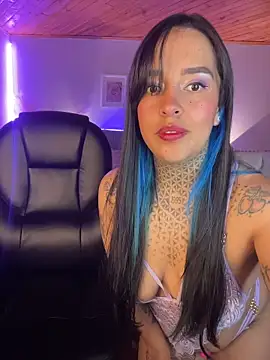 Annie Alicee online show from April 15, 2026, 2:35 pm