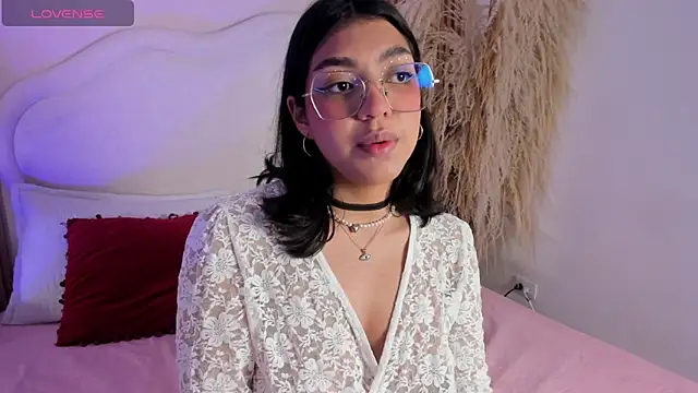 Snapshot of rebeca_taylor chatting on February 26, 2026, 3:49 am rebeca taylor online show from February 26, 2026, 3:49 am