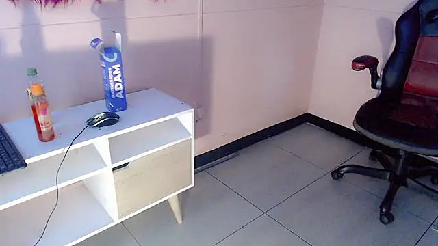 Snapshot of Andrea_Pop_ chatting on February 16, 2026, 7:21 pm Andrea Pop online show from February 16, 2026, 7:21 pm