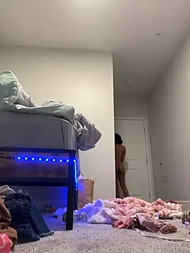 sexxyyna online show from March 25, 2026, 12:22 pm