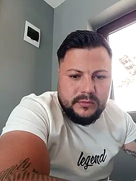 Valentino19999 online show from April 28, 2026, 12:54 pm