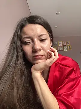 Snapshot of OnlyLeiLa chatting on April 22, 2026, 5:43 am OnlyLeiLa online show from April 22, 2026, 5:43 am