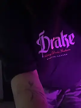 Daniellesins1 online show from April 18, 2026, 4:49 am