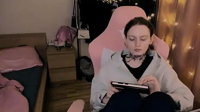 Onyxix online show from April 28, 2026, 8:25 pm