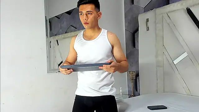 Snapshot of GoldenBoyM chatting on February 8, 2026, 2:37 am GoldenBoyM online show from February 8, 2026, 2:37 am