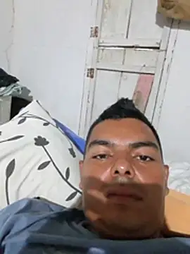 Snapshot of jhoncol231 chatting on February 6, 2026, 8:23 pm jhoncol231 online show from February 6, 2026, 8:23 pm