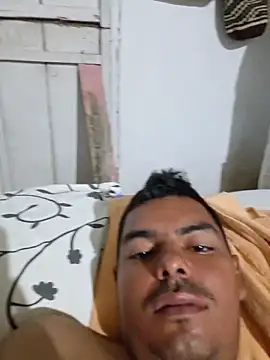 Snapshot of jhoncol231 chatting on February 12, 2026, 2:17 am jhoncol231 online show from February 12, 2026, 2:17 am