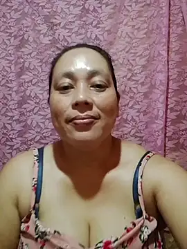 Snapshot of May_Bombs chatting on March 18, 2026, 8:17 am May Bombs online show from March 18, 2026, 8:17 am