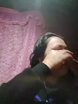 Snapshot of May_Bombs chatting on March 29, 2026, 8:53 pm May Bombs online show from March 29, 2026, 8:53 pm