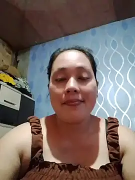 Snapshot of May_Bombs chatting on April 2, 2026, 9:07 am May Bombs online show from April 2, 2026, 9:07 am