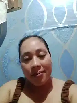 Snapshot of May_Bombs chatting on April 4, 2026, 12:31 am May Bombs online show from April 4, 2026, 12:31 am