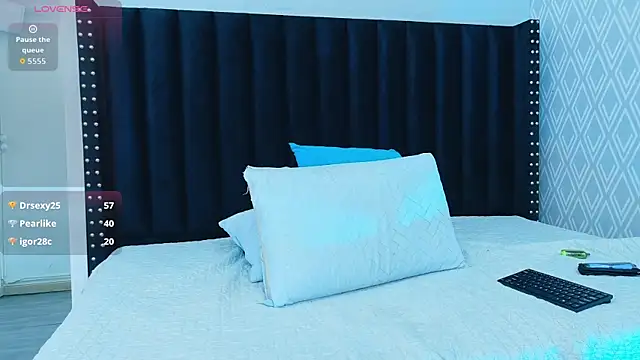 tightlittleebony online show from February 21, 2026, 11:06 pm