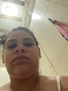 Snapshot of Adriputinha chatting on April 1, 2026, 2:36 pm Adriputinha online show from April 1, 2026, 2:36 pm