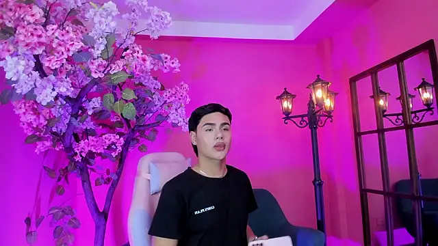 FemNoa online show from February 6, 2026, 12:08 pm