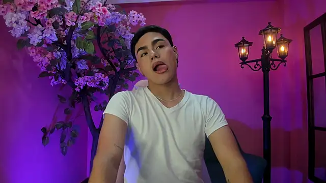 FemNoa online show from February 10, 2026, 5:06 pm