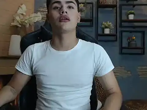 FemNoa online show from February 17, 2026, 5:41 pm