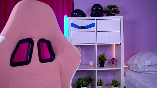 MistyReeds online show from February 14, 2026, 6:21 am