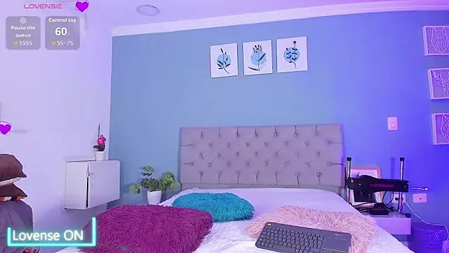 Valentina Rujano online show from June 26, 2026, 2:16 am