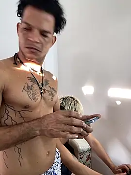 MaxyRyan online show from April 3, 2026, 12:03 pm