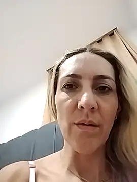 Snapshot of mona_med chatting on February 3, 2026, 11:21 pm mona med online show from February 3, 2026, 11:21 pm