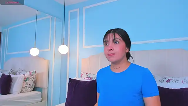 ashley foox online show from February 11, 2026, 9:42 pm