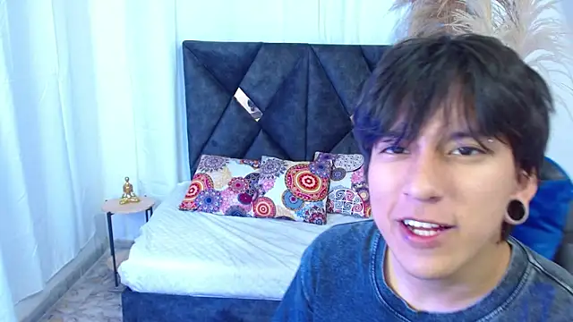 nikoo 18 online show from February 24, 2026, 1:42 pm