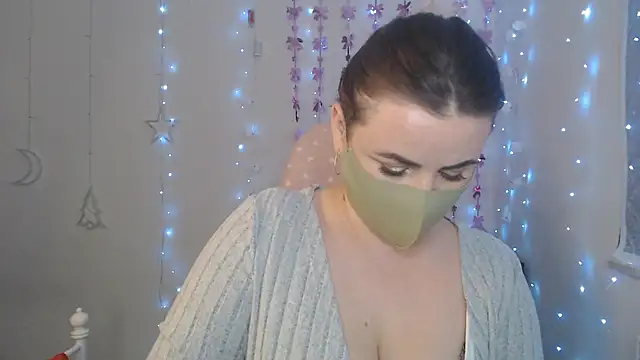 Snapshot of Avelina1 chatting on April 8, 2026, 8:25 am Avelina1 online show from April 8, 2026, 8:25 am
