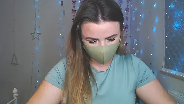 Snapshot of Avelina1 chatting on April 22, 2026, 9:44 am Avelina1 online show from April 22, 2026, 9:44 am