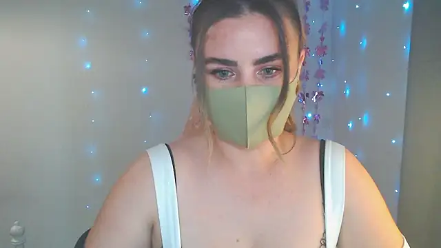 Snapshot of Avelina1 chatting on May 12, 2026, 10:01 am Avelina1 online show from May 12, 2026, 10:01 am