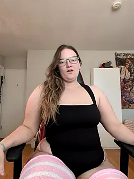 Snapshot of lillythotz chatting on April 1, 2026, 7:00 pm lillythotz online show from April 1, 2026, 7:00 pm