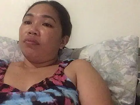 Snapshot of lady_candy85 chatting on February 13, 2026, 7:43 pm lady candy85 online show from February 13, 2026, 7:43 pm