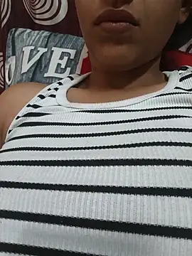 komalsharma99 online show from May 30, 2026, 4:09 am