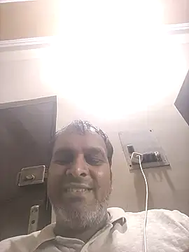 Snapshot of indiandesivillegeboy chatting on July 4, 2026, 6:41 am indiandesivillegeboy online show from July 4, 2026, 6:41 am