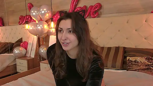 AngelaCox online show from February 11, 2026, 6:07 am