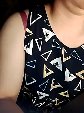 LiilyZi online show from March 23, 2026, 2:43 pm