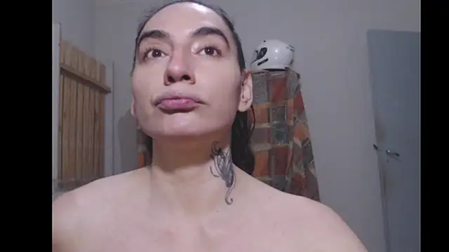 luli-indio online show from April 21, 2026, 2:37 am