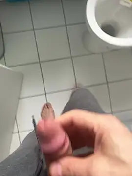 ManuelCervantes1972 online show from April 12, 2026, 8:19 am