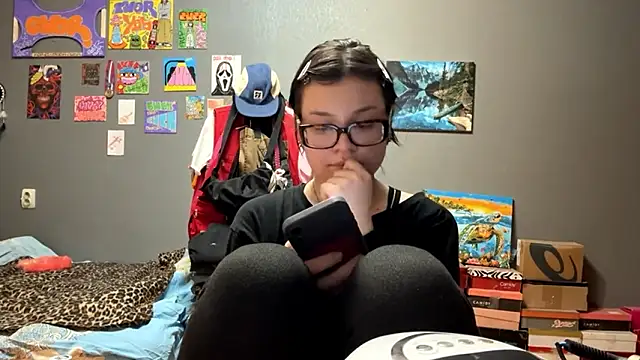 Snapshot of AngelLune chatting on February 7, 2026, 7:39 pm AngelLune online show from February 7, 2026, 7:39 pm