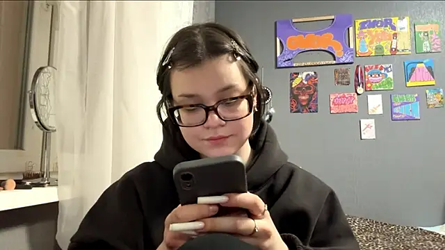 Snapshot of AngelLune chatting on February 10, 2026, 10:58 pm AngelLune online show from February 10, 2026, 10:58 pm