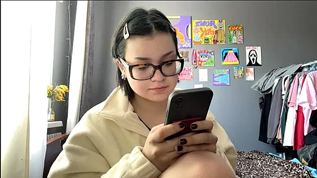 Snapshot of AngelLune chatting on March 12, 2026, 9:48 am AngelLune online show from March 12, 2026, 9:48 am