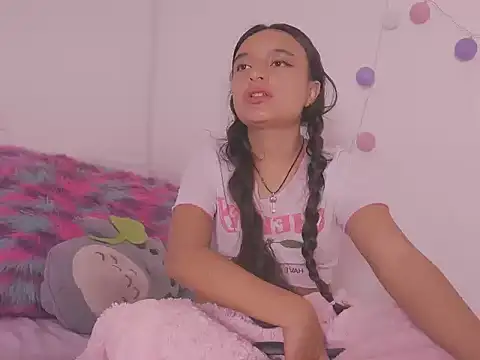  emily jonexs online show from July 18, 2026, 12:20 pm