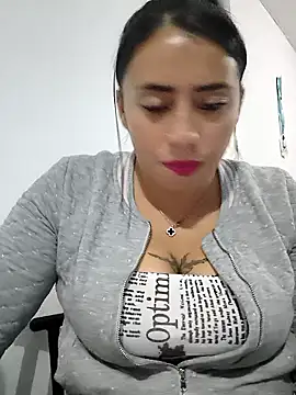 ashleymonroe4 online show from April 7, 2026, 5:30 am