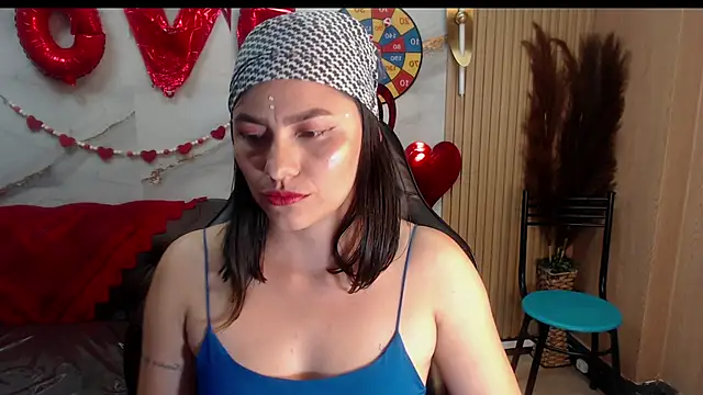 Snapshot of rox_luxury_tf chatting on February 12, 2026, 8:37 pm rox luxury tf online show from February 12, 2026, 8:37 pm