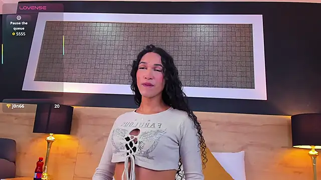 Chloee  Adams online show from April 13, 2026, 8:14 pm